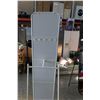 Image 4 : WHITE DRESSING MIRROR
