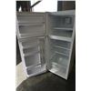 Image 3 : WHITE GE FRIDGE