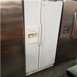 KENMORE FRIDGE WITH WATER AND ICE DISPENSER TESTED AND WORKING GUARANTEED
