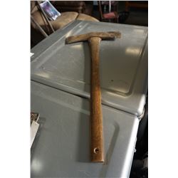 VINTAGE DOUBLE HEADED AXE