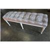 Image 1 : WHITE TUFTED BENCH