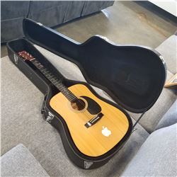 ANGELICA WG-10 ACOUSTIC GUITAR IN HARD CASE