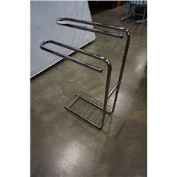 VINTAGE METAL TOWEL RACK