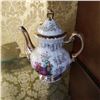 Image 2 : JAPAN TEA SET - TEAPOT, CREAM AND SUGAR, AND 6 CUPS AND SAUCERS