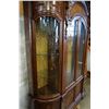 Image 5 : INLAID CARVED ANTIQUE 2 PIECE BOWED GLASS CHINA CABINET W/ KEY