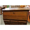 Image 2 : DROP FRONT 3 DRAWER DESK