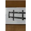 Image 2 : NEW OVERSTOCK INSIGNIA 13-32 INCH FIXED POSITION TV WALL MOUNT 40LB CAPACITY