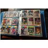 Image 3 : BINDER OF 200 HOCKEY STAR AND VINTAGE ROOKIE CARDS