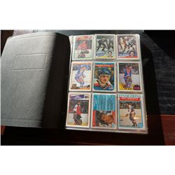 BINDER OF 1981-89 VINTAGE HOCKEY CARDS WITH STARS AND ROOKIES
