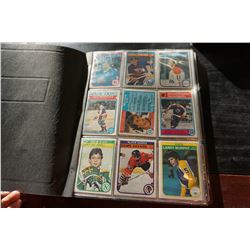 BINDER OF 1982-83 OPEECHEE HOCKEY CARDSK, STARS INCLUDED