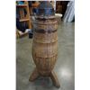 Image 1 : ANTIQUE WAGON WHEEL FLOOR LAMP