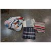 Image 1 : LOT OF 3 SMALL THROW BLANKETS AND 1 QUEENSIZE EAGLE BLANKET
