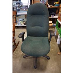 GREEN ROLLING OFFICE CHAIR