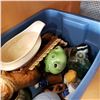 Image 2 : SMALL TOTE OF COLLECTIBLES, BESWICK, ROYAL DOULTON, WEDGEWOOD, ETC