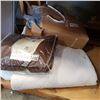 Image 2 : QUEEN SIZE MATTRESS PAD, TWIN MATTRESS COVER, AND KING SHEET SET