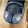 Image 1 : CASED BOSE HEADPHONES