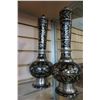 Image 1 : 2 METAL VASES
