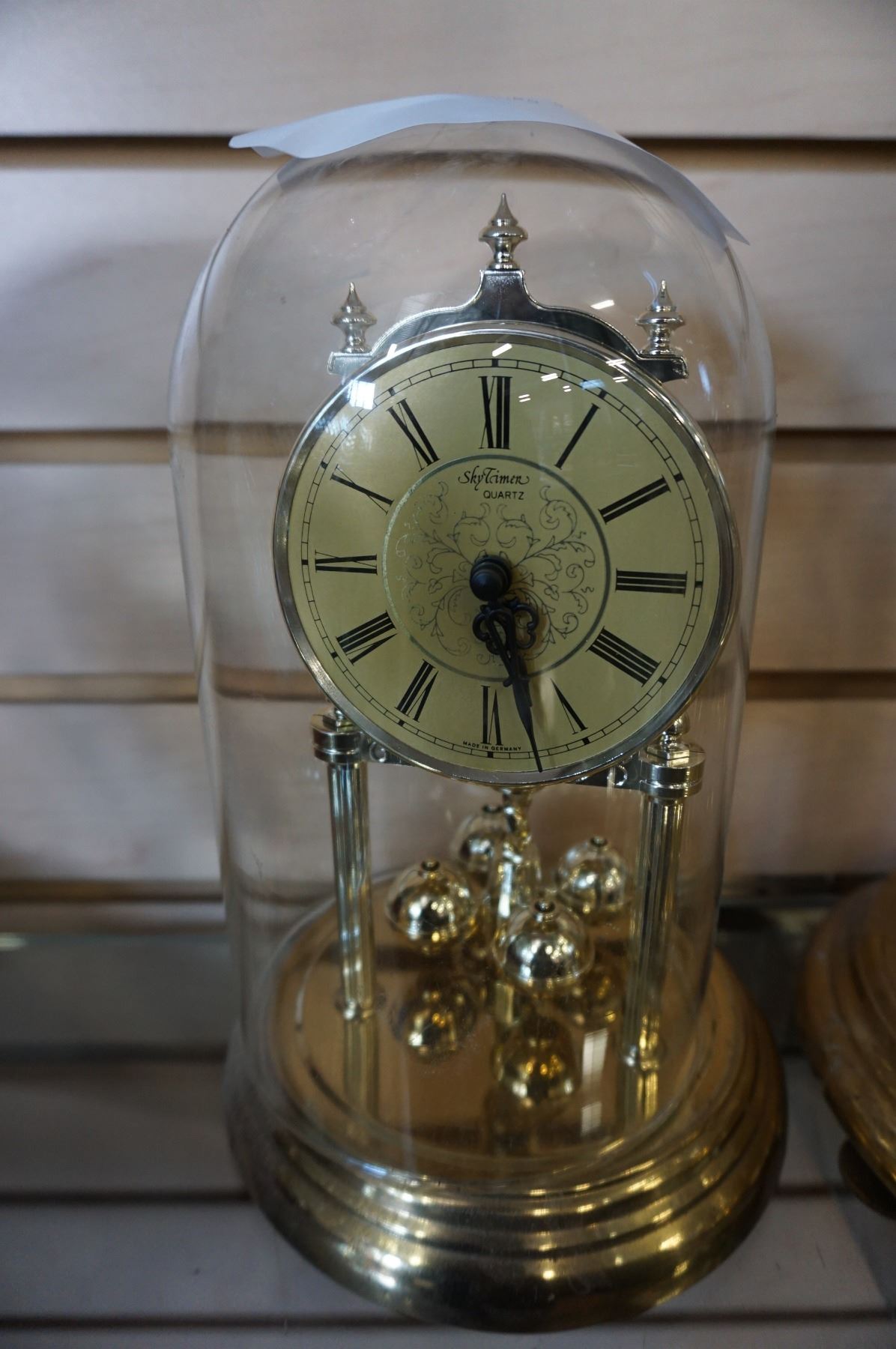 2 MECHANICAL CLOCKS Big Valley Auction