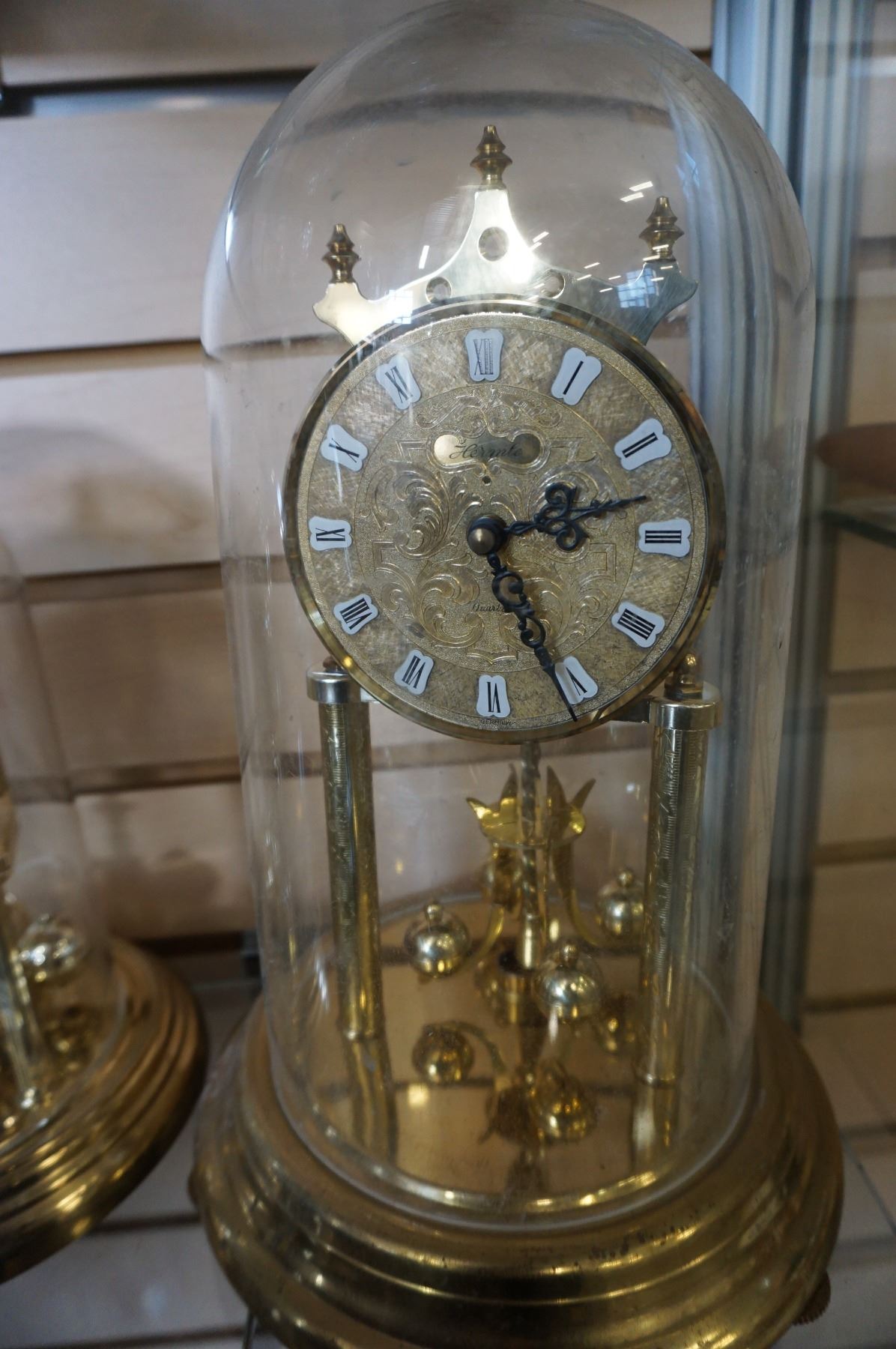 2 MECHANICAL CLOCKS Big Valley Auction