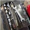 Image 3 : VINTAGE TOOL BOX WITH VINTAGE SNAP ON AND GREY SOCKETS AND 2 WRENCHES 18 PCS TOTAL