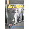 Image 2 : (2) Unopened Alien Model Kits