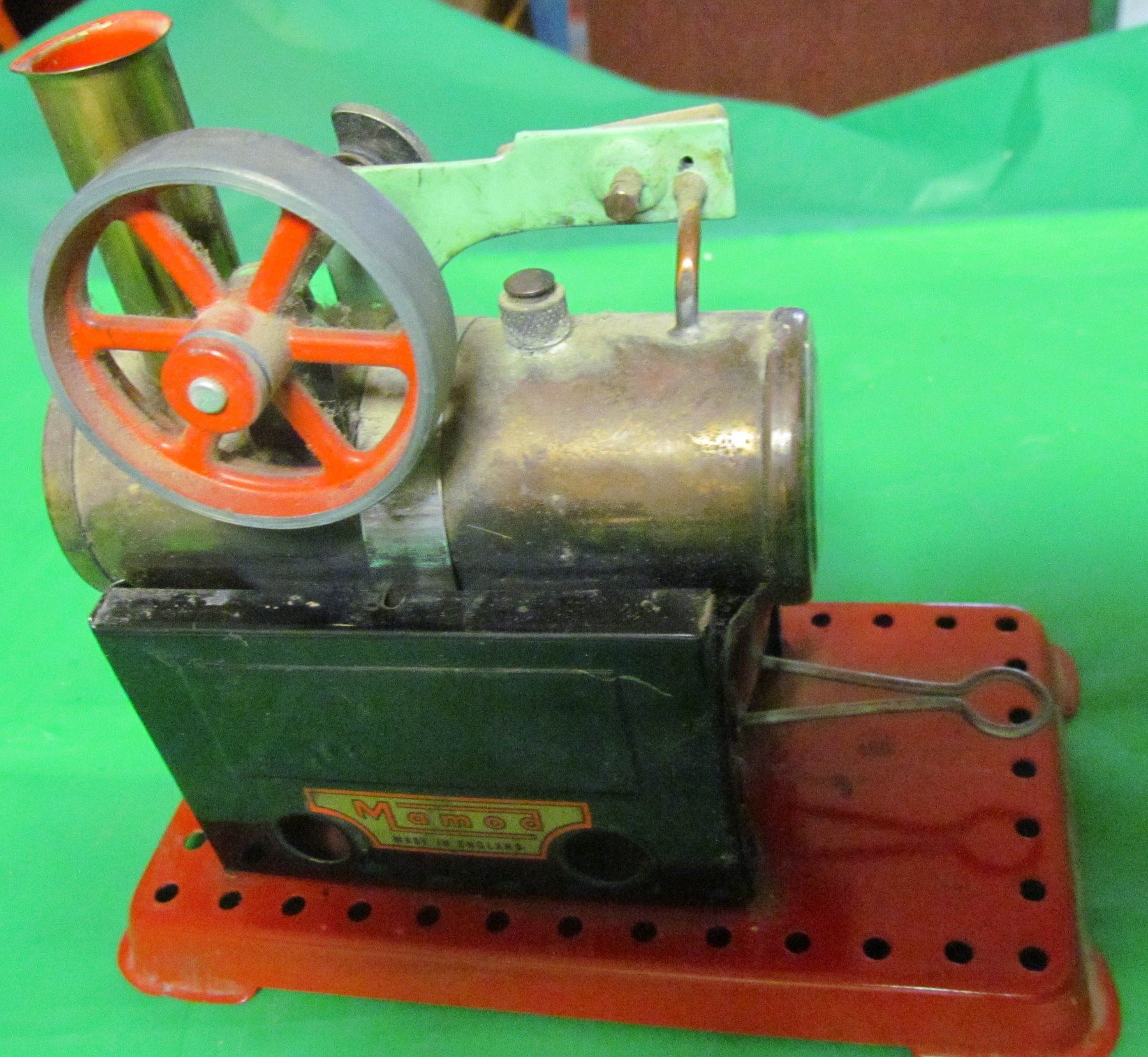 MINIATURE STEAM ENGINE (TOY) *VERY NICE SHAPE) *MAMOD-MADE IN ENGLAND*