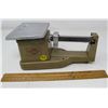 Image 1 : TRINER POSTAL SCALE (8 OUNCE-MODEL 8T) *10/8/75*