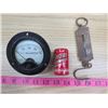 Image 1 : LOT OF ASSORTED ITEMS INCLUDING A VINTAGE METER, GAUGE & BATTERY