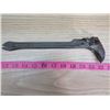 Image 2 : EXHUMER TOOL (DEAD ON TOOLS) *NAILS, BOLTS-BUILT IN WRENCHES*