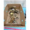 Image 2 : LOT OF ASSORTED LAMP PARTS AND PARTIAL LAMPS