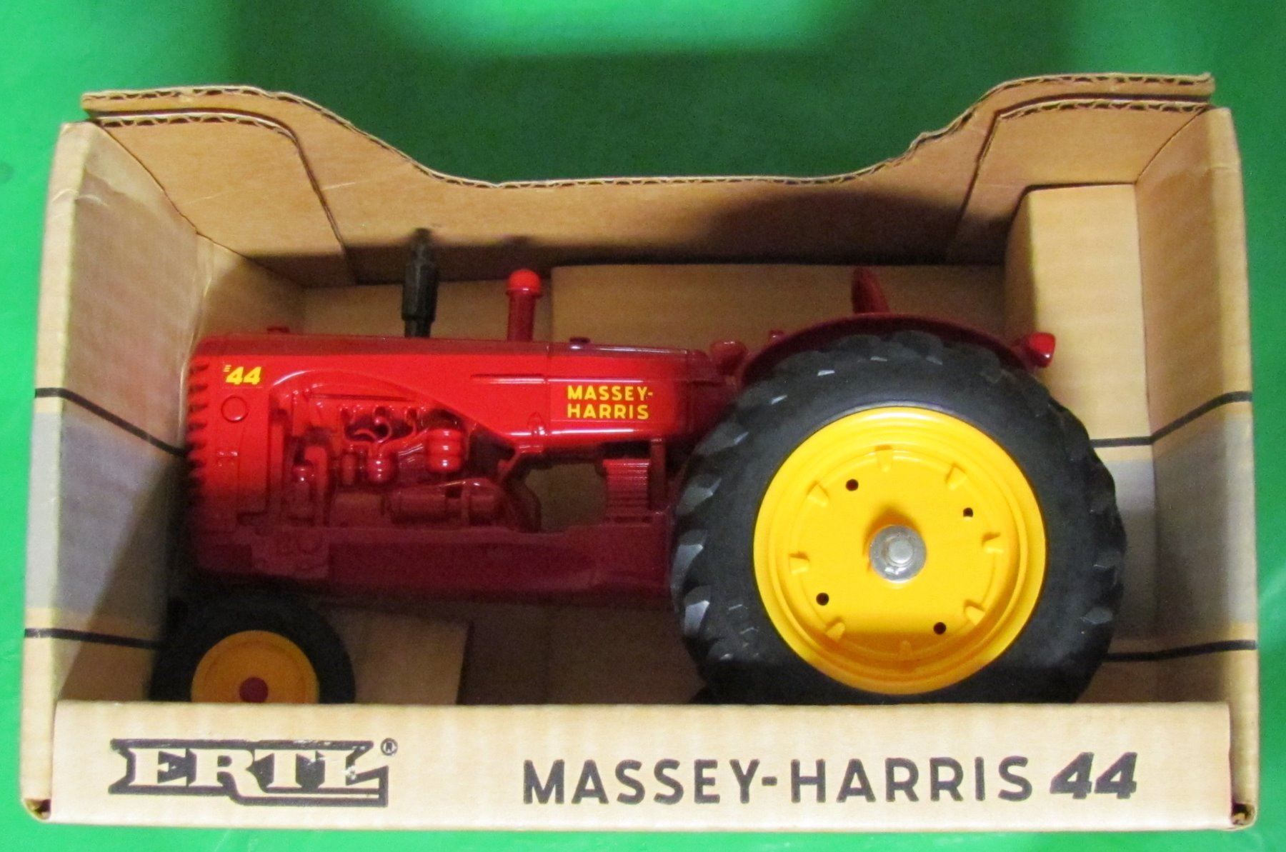 DIE CAST MASSEY HARRIS 44 TRACTOR ERTL 1 16 SCALE RUBBER TIRES die-cast-massey-harris-44-tractor-ertl-1-16-scale-rubber-tires
