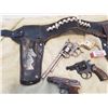 Image 2 : CAP GUN WITH HOLSTER (INCLUDES 2 OTHER CAP GUNS)