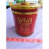 Image 1 : VELVET PIPE & CIGARETTE TOBACCO TIN