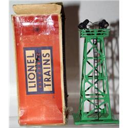 LIONEL 395 GREEN FLOODLIGHT TOWER.