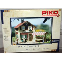 PIKO G GAUGE BETTY'S POTTERY BUILDING KIT.