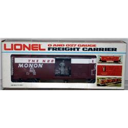 LIONEL MONON OPERATING BOX CAR.