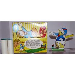 DISNEY GARDNER & CO. TRICKY TOE DONALD DUCK FOOTB