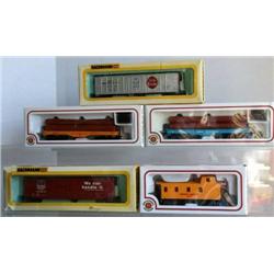 5 HO BACHMAN FRIEGHT CARS 43101001,43100953,42764