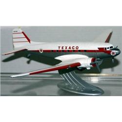 ERTL TEXACO DC-3. RED AND WHITE.