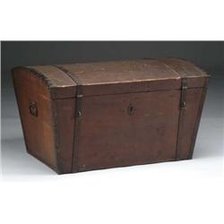 SMALL RED IMMIGRANTS TRUNK
