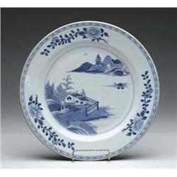 FINE EARLY BLUE AND WHITE CHINESE PORCELAIN CHARG