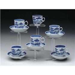 ELEVEN PIECES OF BLUE AND WHITE CANTON