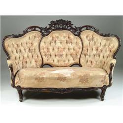 GOOD CARVED ROSEWOOD VICTORIAN SOFA