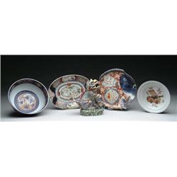 FIVE PIECES OF ORIENTAL PORCELAIN