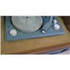 Image 3 : Vintage 4-Speed Warner Record Player in Case - 16/33/45/78 (Turntable Damage)