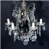 Image 8 : A crystal chandelier.