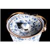 Image 2 : A Meissen porcelain ice bucket.