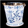 Image 4 : A Meissen porcelain ice bucket.