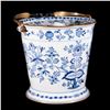Image 5 : A Meissen porcelain ice bucket.