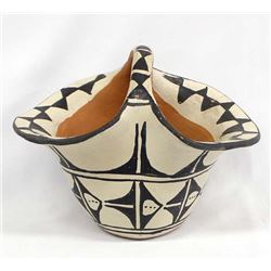 Native American Santo Domingo Pottery Basket